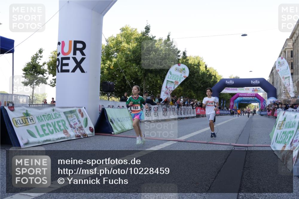 06.09.2026 - CURREX Alsterlauf Yannick Fuchs http://msf.ph/oto/10228459 06.09.2026 10:53:11 Ziel 168, 170, 183, 246, 247, 272, 303, 309, 432, 8182 meine-sportfotos.de