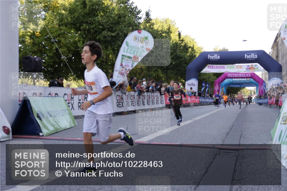 06.09.2026 - CURREX Alsterlauf Yannick Fuchs http://msf.ph/oto/10228463 06.09.2026 10:53:13 Ziel 168, 170, 183, 204, 247, 272, 309, 432, 8182 meine-sportfotos.de