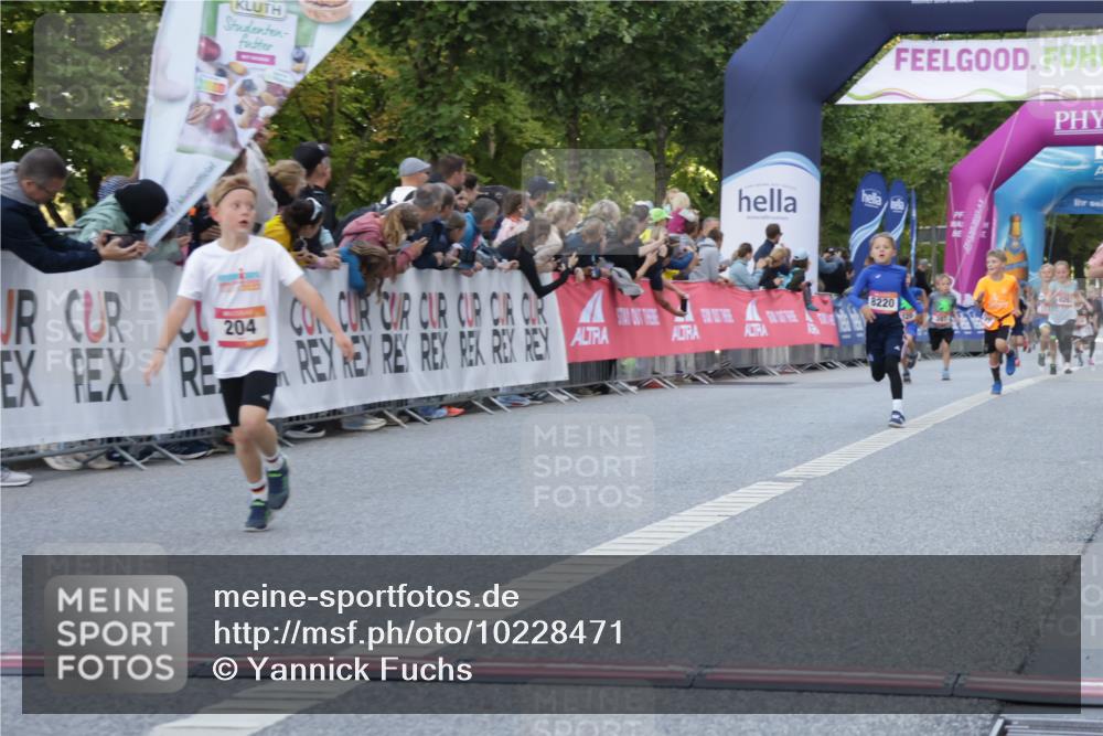 06.09.2026 - CURREX Alsterlauf Yannick Fuchs http://msf.ph/oto/10228471 06.09.2026 10:53:15 Ziel 168, 170, 183, 204, 272, 309, 432, 8182, 8220 meine-sportfotos.de