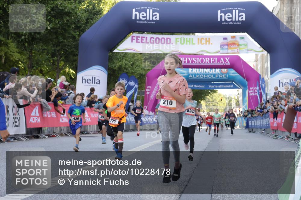 06.09.2026 - CURREX Alsterlauf Yannick Fuchs http://msf.ph/oto/10228478 06.09.2026 10:53:19 Ziel 170, 175, 183, 186, 204, 210, 309, 397, 420, 8182, 8220, 8262 meine-sportfotos.de