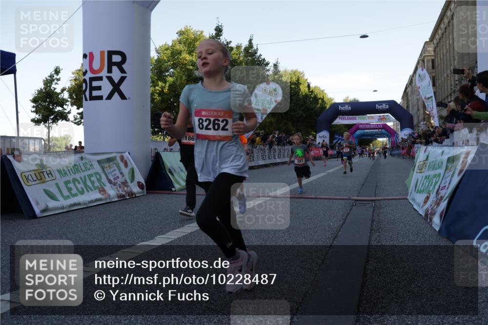 06.09.2026 - CURREX Alsterlauf Yannick Fuchs http://msf.ph/oto/10228487 06.09.2026 10:53:22 Ziel 175, 186, 204, 210, 227, 233, 309, 317, 397, 420, 8182, 8220, 8262 meine-sportfotos.de