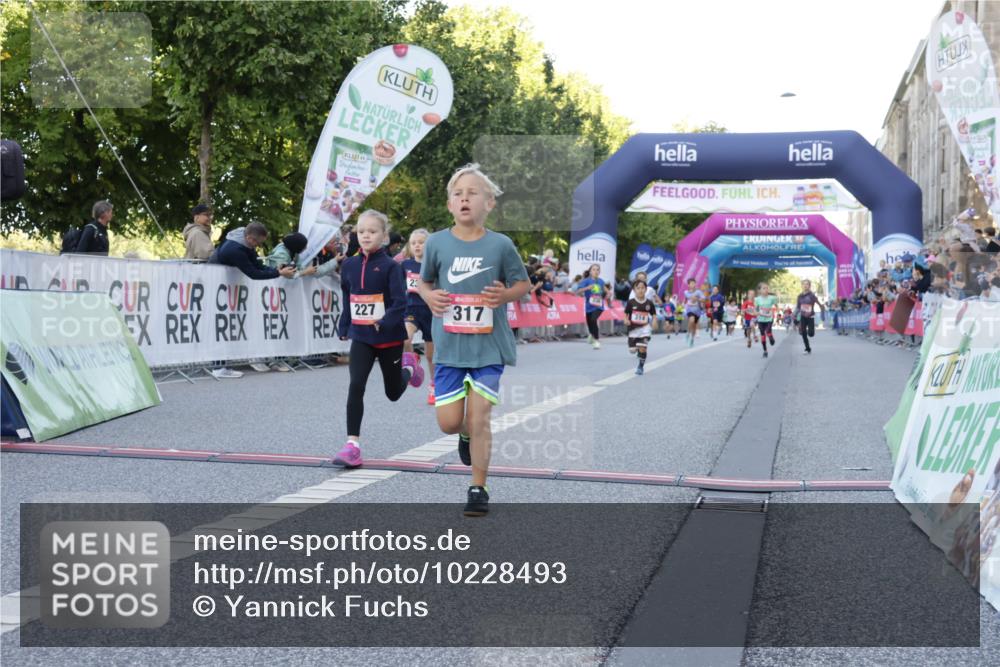 06.09.2026 - CURREX Alsterlauf Yannick Fuchs http://msf.ph/oto/10228493 06.09.2026 10:53:25 Ziel 175, 186, 204, 210, 227, 233, 314, 317, 336, 397, 420, 8124, 8220, 8262 meine-sportfotos.de