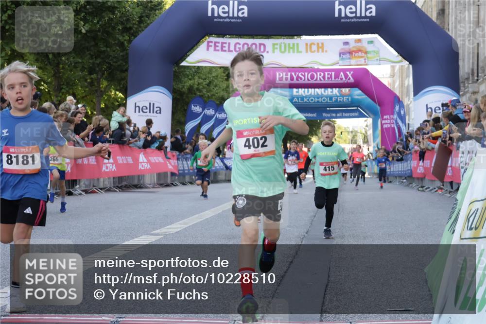 06.09.2026 - CURREX Alsterlauf Yannick Fuchs http://msf.ph/oto/10228510 06.09.2026 10:53:34 Ziel 190, 233, 263, 265, 266, 274, 275, 306, 314, 330, 336, 338, 402, 415, 445, 8124, 8180, 8181, 8329 meine-sportfotos.de