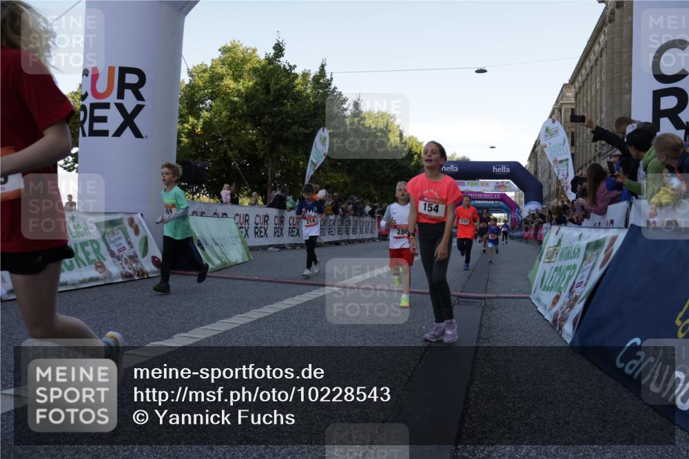 06.09.2026 - CURREX Alsterlauf Yannick Fuchs http://msf.ph/oto/10228543 06.09.2026 10:53:44 Ziel 154, 159, 164, 169, 214, 219, 257, 259, 265, 286, 330, 401, 415, 442, 445, 8094, 8123 meine-sportfotos.de