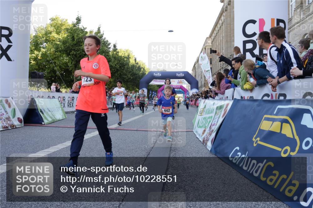 06.09.2026 - CURREX Alsterlauf Yannick Fuchs http://msf.ph/oto/10228551 06.09.2026 10:53:47 Ziel 154, 159, 164, 169, 177, 214, 219, 257, 259, 286, 354, 362, 389, 401, 404, 422, 442, 8094, 8112, 8123, 8196, 8221, 8252 meine-sportfotos.de