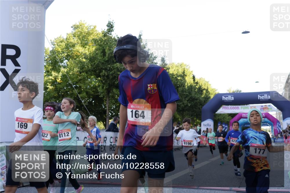 06.09.2026 - CURREX Alsterlauf Yannick Fuchs http://msf.ph/oto/10228558 06.09.2026 10:53:50 Ziel 154, 164, 169, 177, 185, 208, 214, 257, 259, 286, 320, 334, 354, 362, 389, 401, 404, 422, 442, 8094, 8101, 8112, 8123, 8196, 8221, 8252 meine-sportfotos.de
