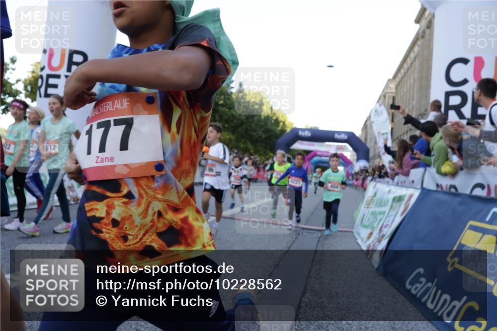 06.09.2026 - CURREX Alsterlauf Yannick Fuchs http://msf.ph/oto/10228562 06.09.2026 10:53:51 Ziel 164, 169, 172, 177, 185, 208, 214, 286, 320, 334, 354, 362, 389, 401, 404, 418, 422, 442, 8094, 8101, 8112, 8123, 8196, 8221, 8252 meine-sportfotos.de