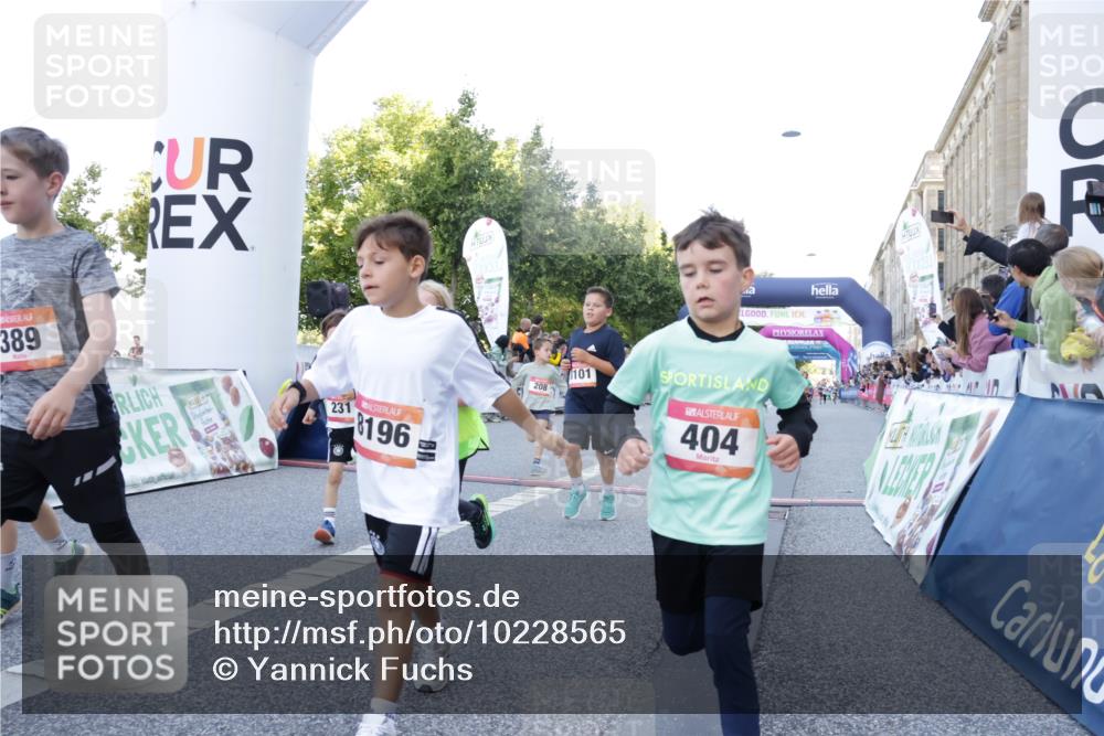 06.09.2026 - CURREX Alsterlauf Yannick Fuchs http://msf.ph/oto/10228565 06.09.2026 10:53:53 Ziel 164, 169, 172, 177, 185, 208, 243, 302, 320, 334, 354, 362, 389, 404, 418, 422, 442, 8094, 8101, 8112, 8123, 8196, 8221, 8252 meine-sportfotos.de