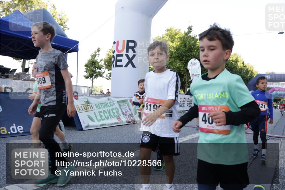 06.09.2026 - CURREX Alsterlauf Yannick Fuchs http://msf.ph/oto/10228566 06.09.2026 10:53:53 Ziel 164, 169, 172, 177, 185, 208, 243, 302, 320, 334, 354, 362, 389, 404, 418, 422, 442, 8094, 8101, 8112, 8123, 8196, 8221, 8252 meine-sportfotos.de