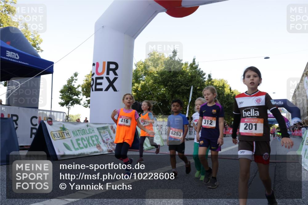 06.09.2026 - CURREX Alsterlauf Yannick Fuchs http://msf.ph/oto/10228608 06.09.2026 10:54:10 Ziel 157, 195, 201, 202, 206, 256, 258, 260, 276, 283, 296, 300, 312, 321, 347, 364, 379, 414, 416, 446, 455, 8113, 8253 meine-sportfotos.de