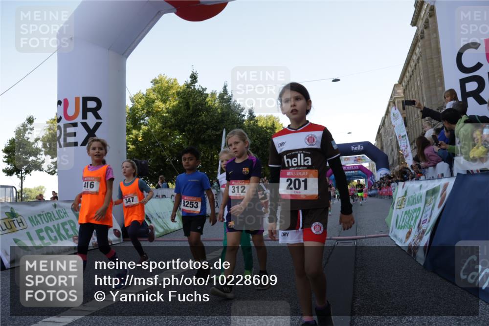 06.09.2026 - CURREX Alsterlauf Yannick Fuchs http://msf.ph/oto/10228609 06.09.2026 10:54:10 Ziel 157, 195, 201, 202, 206, 256, 258, 260, 276, 283, 296, 300, 312, 321, 347, 364, 379, 414, 416, 446, 455, 8113, 8253 meine-sportfotos.de