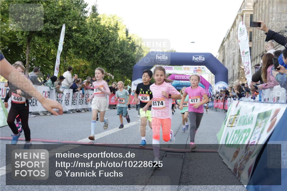 06.09.2026 - CURREX Alsterlauf Yannick Fuchs http://msf.ph/oto/10228625 06.09.2026 10:54:16 Ziel 206, 238, 258, 264, 270, 276, 283, 300, 312, 347, 365, 399, 416, 417, 431, 436, 440, 444, 446, 449, 455, 8087, 8113, 8174, 8253 meine-sportfotos.de