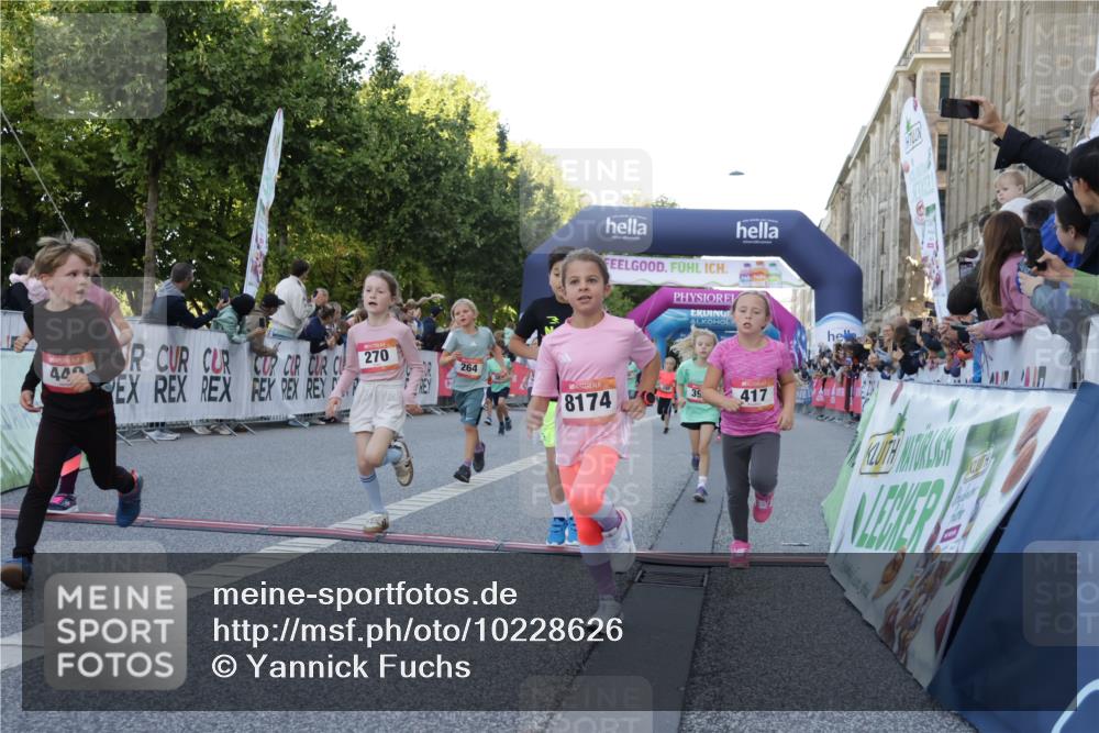 06.09.2026 - CURREX Alsterlauf Yannick Fuchs http://msf.ph/oto/10228626 06.09.2026 10:54:16 Ziel 206, 238, 258, 264, 270, 276, 283, 300, 312, 347, 365, 399, 416, 417, 431, 436, 440, 444, 446, 449, 455, 8087, 8113, 8174, 8253 meine-sportfotos.de