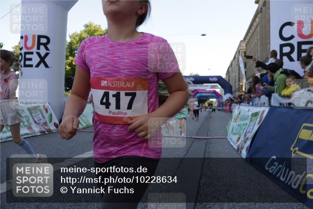 06.09.2026 - CURREX Alsterlauf Yannick Fuchs http://msf.ph/oto/10228634 06.09.2026 10:54:18 Ziel 206, 238, 239, 258, 264, 270, 276, 278, 283, 284, 285, 300, 347, 365, 372, 399, 417, 431, 436, 440, 444, 449, 8087, 8113, 8174 meine-sportfotos.de