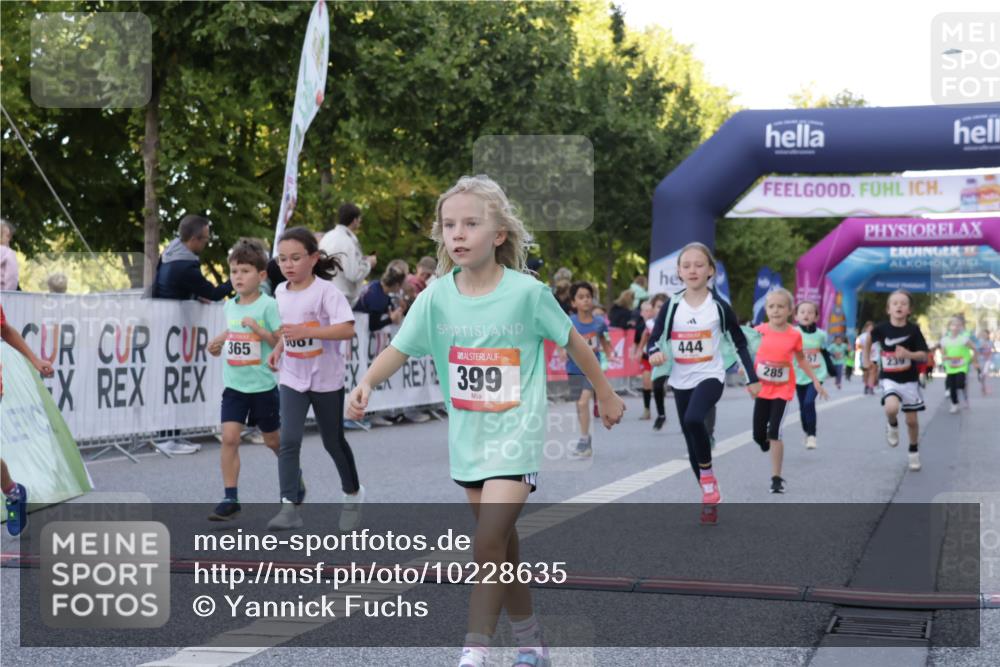 06.09.2026 - CURREX Alsterlauf Yannick Fuchs http://msf.ph/oto/10228635 06.09.2026 10:54:20 Ziel 179, 206, 207, 238, 239, 264, 270, 278, 283, 284, 285, 300, 357, 365, 372, 390, 399, 417, 431, 436, 440, 444, 449, 8087, 8113, 8174 meine-sportfotos.de