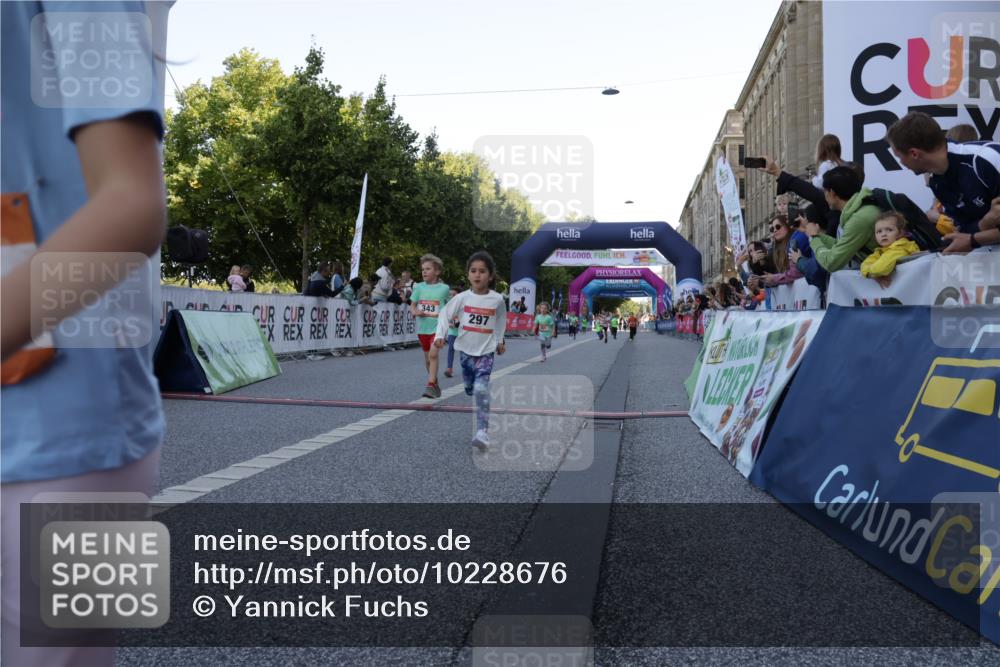 06.09.2026 - CURREX Alsterlauf Yannick Fuchs http://msf.ph/oto/10228676 06.09.2026 10:54:32 Ziel 162, 207, 240, 267, 297, 304, 318, 326, 329, 333, 343, 351, 361, 367, 387, 456, 8343 meine-sportfotos.de