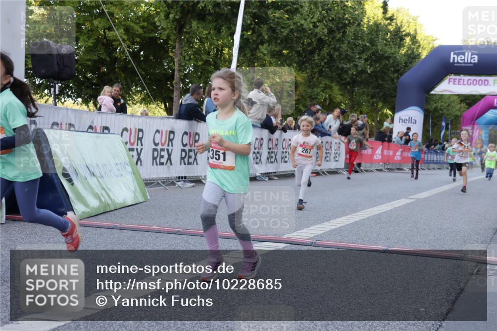 06.09.2026 - CURREX Alsterlauf Yannick Fuchs http://msf.ph/oto/10228685 06.09.2026 10:54:35 Ziel 162, 212, 267, 297, 326, 333, 343, 351, 361, 367, 456, 8343 meine-sportfotos.de