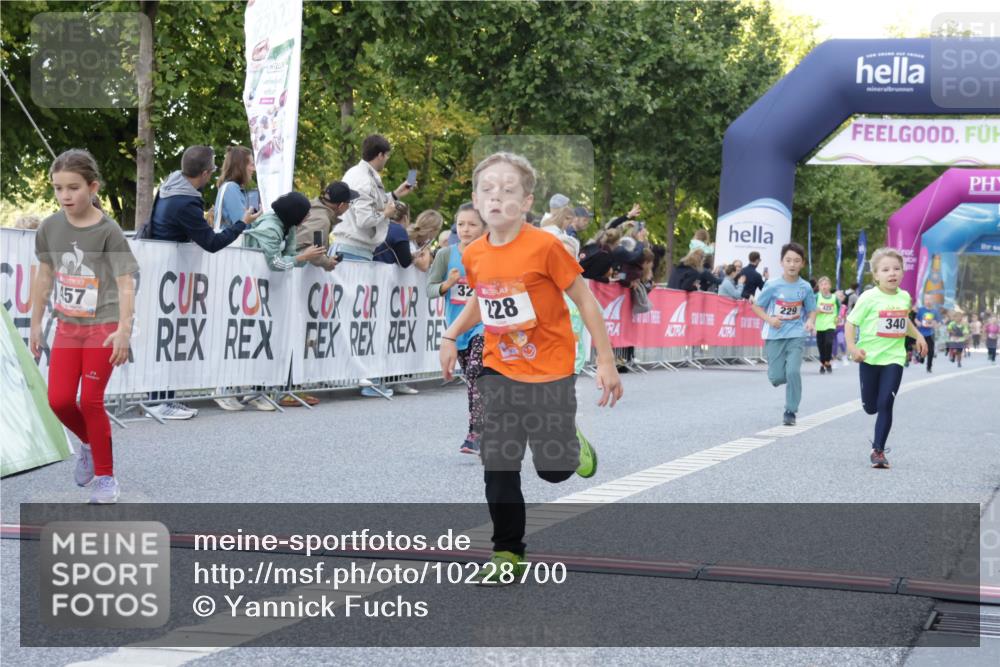 06.09.2026 - CURREX Alsterlauf Yannick Fuchs http://msf.ph/oto/10228700 06.09.2026 10:54:40 Ziel 212, 228, 229, 267, 297, 328, 340, 343, 351, 359, 367, 382, 457 meine-sportfotos.de