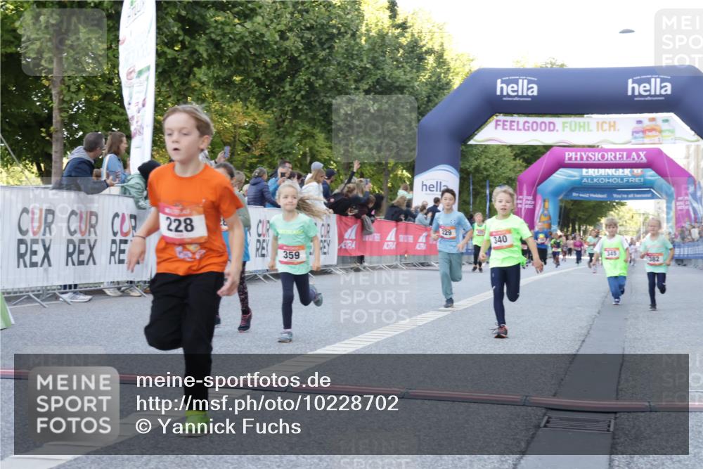 06.09.2026 - CURREX Alsterlauf Yannick Fuchs http://msf.ph/oto/10228702 06.09.2026 10:54:40 Ziel 212, 228, 229, 267, 297, 328, 340, 343, 351, 359, 367, 382, 457 meine-sportfotos.de