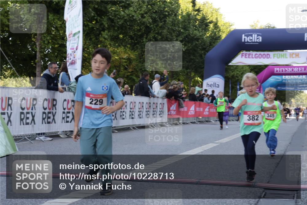 06.09.2026 - CURREX Alsterlauf Yannick Fuchs http://msf.ph/oto/10228713 06.09.2026 10:54:44 Ziel 212, 228, 229, 267, 328, 340, 345, 359, 382, 457 meine-sportfotos.de