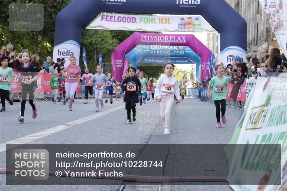 06.09.2026 - CURREX Alsterlauf Yannick Fuchs http://msf.ph/oto/10228744 06.09.2026 10:54:59 Ziel 160, 196, 234, 244, 287, 290, 313, 348, 350, 419, 423, 427, 453, 8287 meine-sportfotos.de