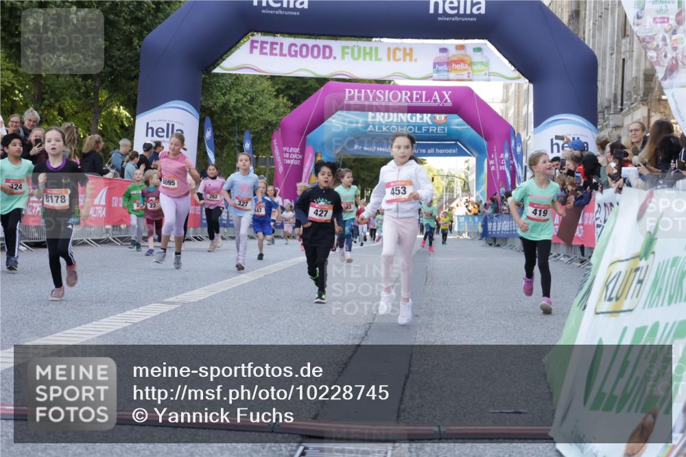 06.09.2026 - CURREX Alsterlauf Yannick Fuchs http://msf.ph/oto/10228745 06.09.2026 10:54:59 Ziel 160, 196, 234, 244, 287, 290, 313, 348, 350, 419, 423, 427, 453, 8287 meine-sportfotos.de