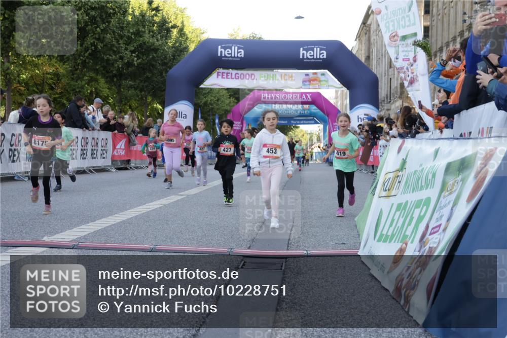 06.09.2026 - CURREX Alsterlauf Yannick Fuchs http://msf.ph/oto/10228751 06.09.2026 10:55:01 Ziel 160, 196, 234, 244, 261, 262, 287, 290, 313, 327, 348, 350, 419, 424, 427, 447, 453, 8095 meine-sportfotos.de
