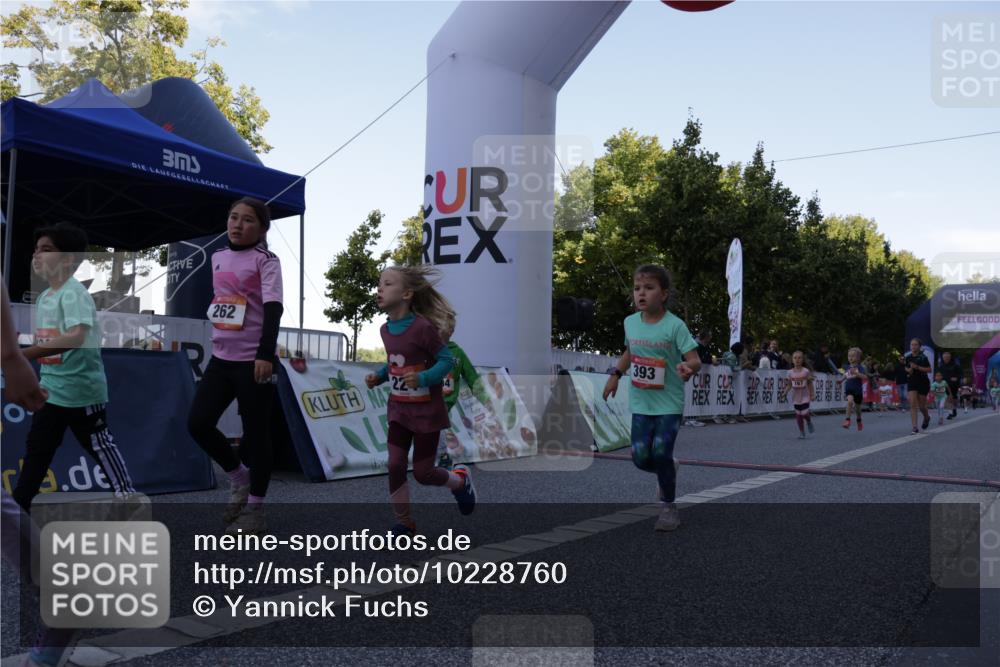 06.09.2026 - CURREX Alsterlauf Yannick Fuchs http://msf.ph/oto/10228760 06.09.2026 10:55:08 Ziel 163, 167, 194, 224, 261, 262, 294, 327, 393, 419, 421, 424, 427, 447, 453, 8095 meine-sportfotos.de