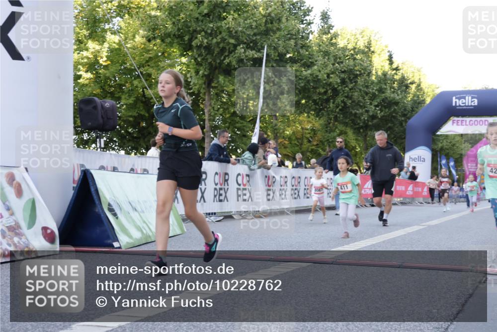 06.09.2026 - CURREX Alsterlauf Yannick Fuchs http://msf.ph/oto/10228762 06.09.2026 10:55:11 Ziel 163, 167, 194, 224, 261, 262, 294, 327, 393, 411, 419, 421, 424, 427, 447, 8067, 8095 meine-sportfotos.de