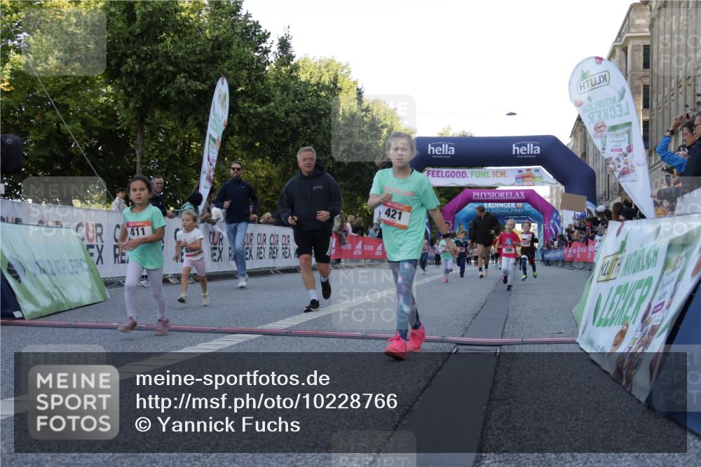 06.09.2026 - CURREX Alsterlauf Yannick Fuchs http://msf.ph/oto/10228766 06.09.2026 10:55:13 Ziel 163, 167, 194, 224, 261, 262, 294, 327, 339, 393, 411, 421, 8067, 8342 meine-sportfotos.de