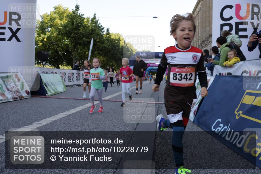 06.09.2026 - CURREX Alsterlauf Yannick Fuchs http://msf.ph/oto/10228779 06.09.2026 10:55:18 Ziel 163, 167, 181, 194, 198, 199, 242, 291, 339, 396, 411, 421, 439, 441, 8067, 8342 meine-sportfotos.de