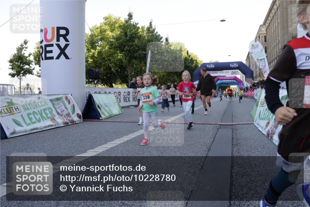 06.09.2026 - CURREX Alsterlauf Yannick Fuchs http://msf.ph/oto/10228780 06.09.2026 10:55:18 Ziel 163, 167, 181, 194, 198, 199, 242, 291, 339, 396, 411, 421, 439, 441, 8067, 8342 meine-sportfotos.de
