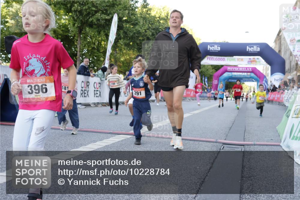 06.09.2026 - CURREX Alsterlauf Yannick Fuchs http://msf.ph/oto/10228784 06.09.2026 10:55:20 Ziel 156, 163, 181, 198, 199, 242, 291, 339, 368, 396, 411, 421, 439, 441, 8067, 8342 meine-sportfotos.de