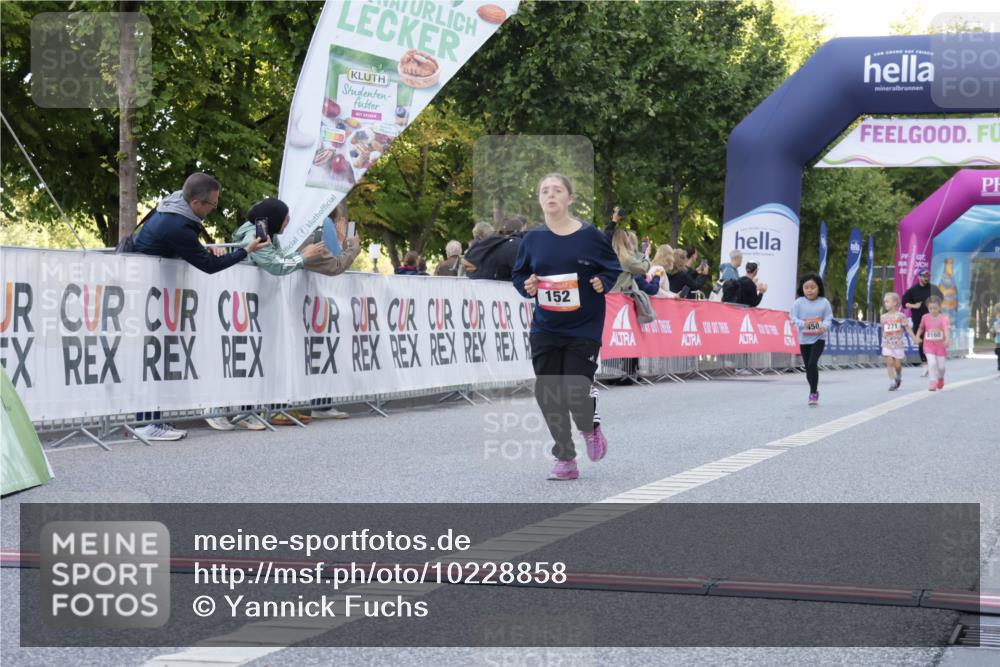 06.09.2026 - CURREX Alsterlauf Yannick Fuchs http://msf.ph/oto/10228858 06.09.2026 10:56:08 Ziel 152, 375 meine-sportfotos.de