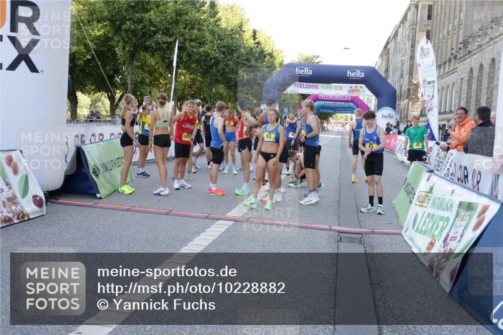 06.09.2026 - CURREX Alsterlauf Yannick Fuchs http://msf.ph/oto/10228882 06.09.2026 10:59:39 Ziel  meine-sportfotos.de