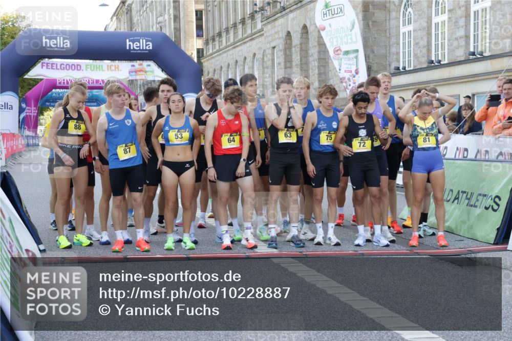 06.09.2026 - CURREX Alsterlauf Yannick Fuchs http://msf.ph/oto/10228887 06.09.2026 11:00:02 Ziel  meine-sportfotos.de