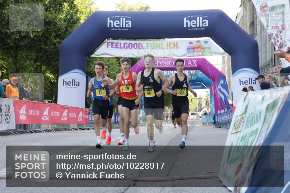 06.09.2026 - CURREX Alsterlauf Yannick Fuchs http://msf.ph/oto/10228917 06.09.2026 11:03:57 Ziel 63, 64, 71, 75, 78, 86, 87 meine-sportfotos.de