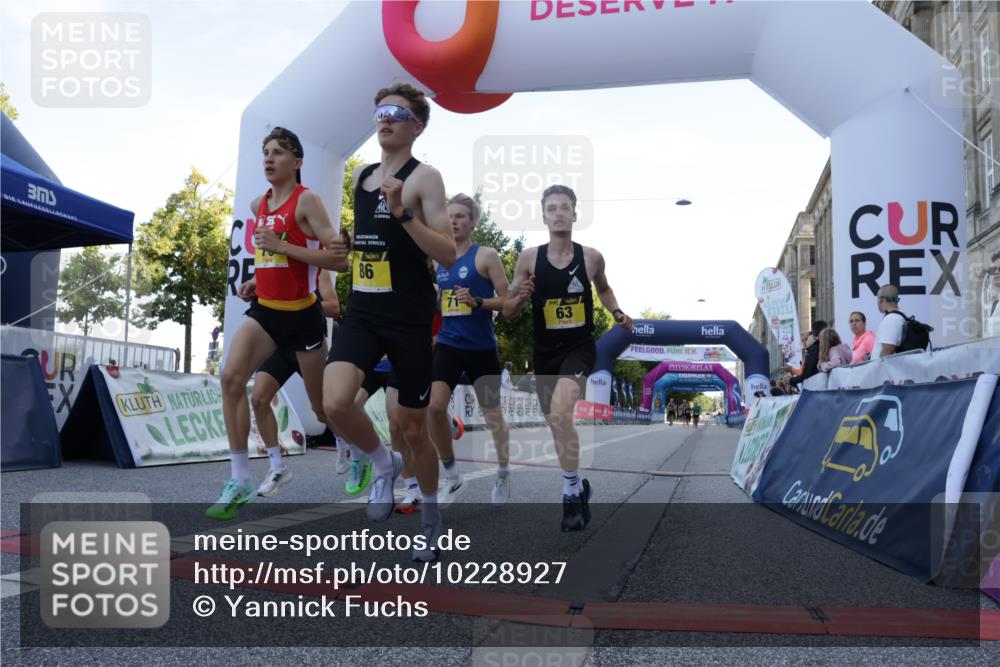 06.09.2026 - CURREX Alsterlauf Yannick Fuchs http://msf.ph/oto/10228927 06.09.2026 11:03:59 Ziel 63, 64, 71, 75, 78, 86, 87 meine-sportfotos.de