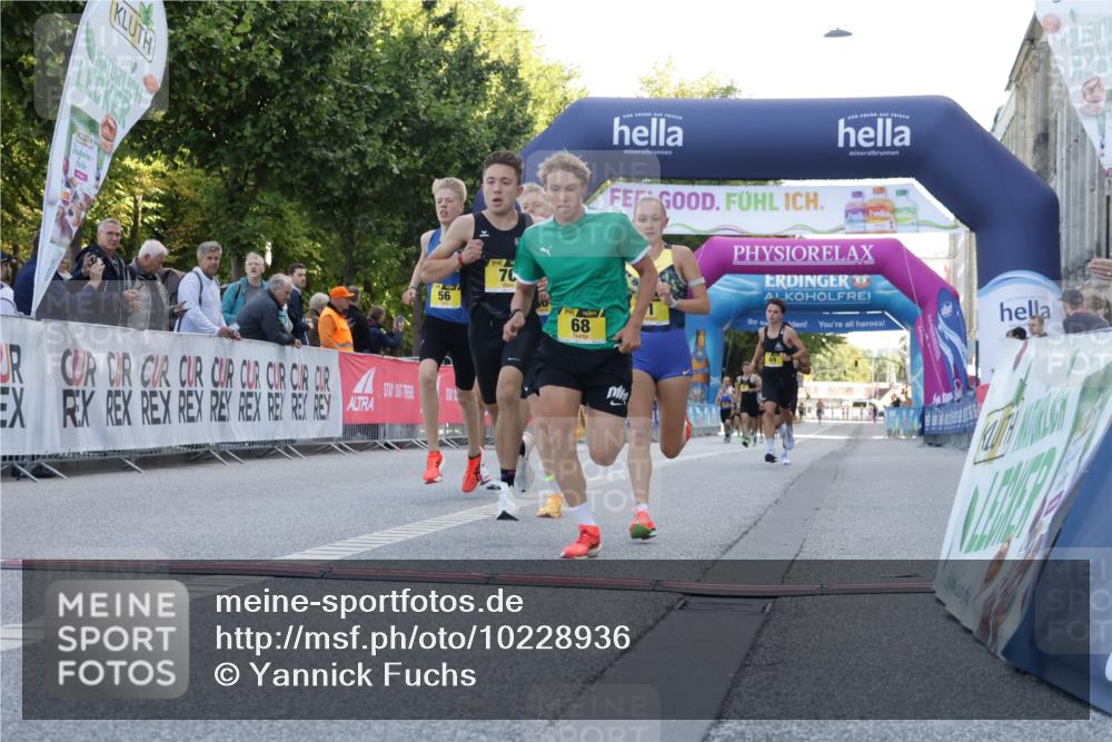 06.09.2026 - CURREX Alsterlauf Yannick Fuchs http://msf.ph/oto/10228936 06.09.2026 11:04:08 Ziel 55, 56, 66, 68, 69, 72, 76, 81, 90 meine-sportfotos.de