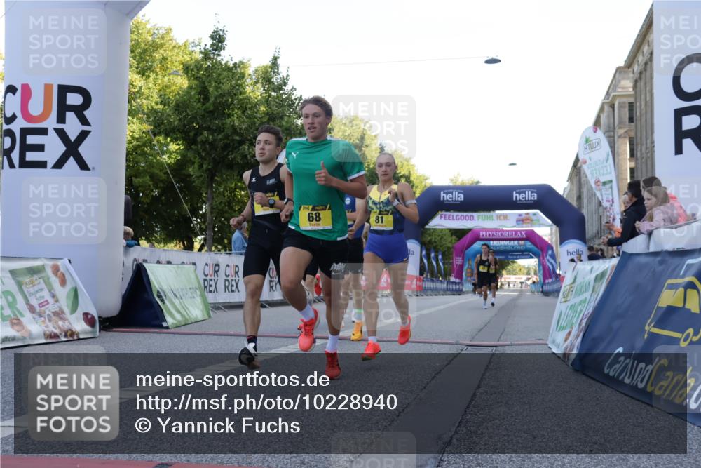 06.09.2026 - CURREX Alsterlauf Yannick Fuchs http://msf.ph/oto/10228940 06.09.2026 11:04:09 Ziel 55, 56, 66, 68, 69, 72, 76, 81, 90 meine-sportfotos.de