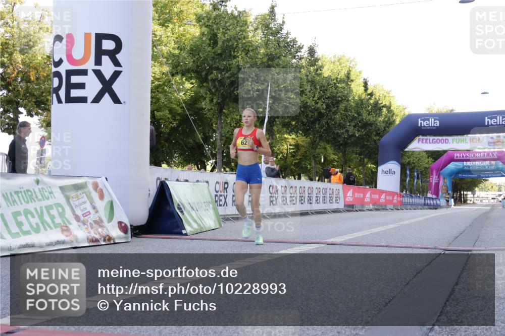 06.09.2026 - CURREX Alsterlauf Yannick Fuchs http://msf.ph/oto/10228993 06.09.2026 11:04:45 Ziel 62 meine-sportfotos.de