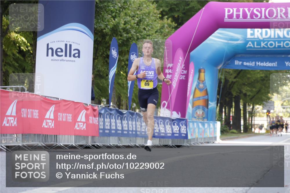 06.09.2026 - CURREX Alsterlauf Yannick Fuchs http://msf.ph/oto/10229002 06.09.2026 11:06:36 Ziel 89 meine-sportfotos.de