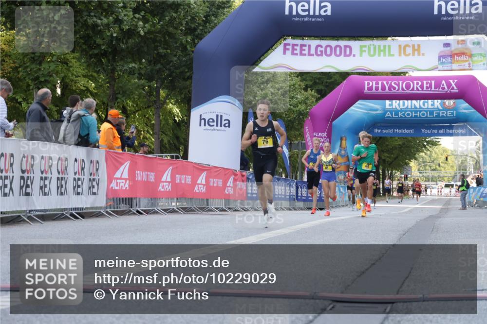 06.09.2026 - CURREX Alsterlauf Yannick Fuchs http://msf.ph/oto/10229029 06.09.2026 11:07:17 Ziel 76 meine-sportfotos.de