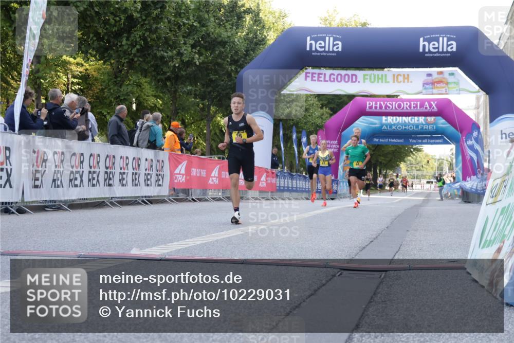 06.09.2026 - CURREX Alsterlauf Yannick Fuchs http://msf.ph/oto/10229031 06.09.2026 11:07:19 Ziel 68, 76 meine-sportfotos.de