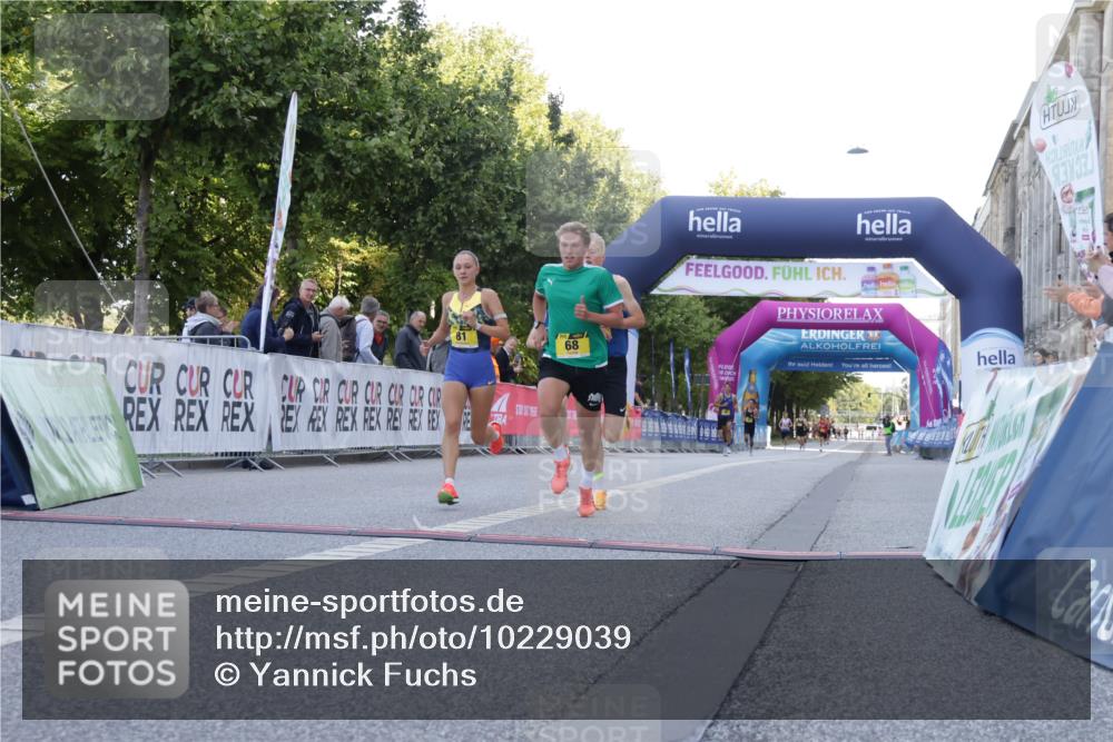 06.09.2026 - CURREX Alsterlauf Yannick Fuchs http://msf.ph/oto/10229039 06.09.2026 11:07:23 Ziel 56, 66, 68, 76, 81 meine-sportfotos.de