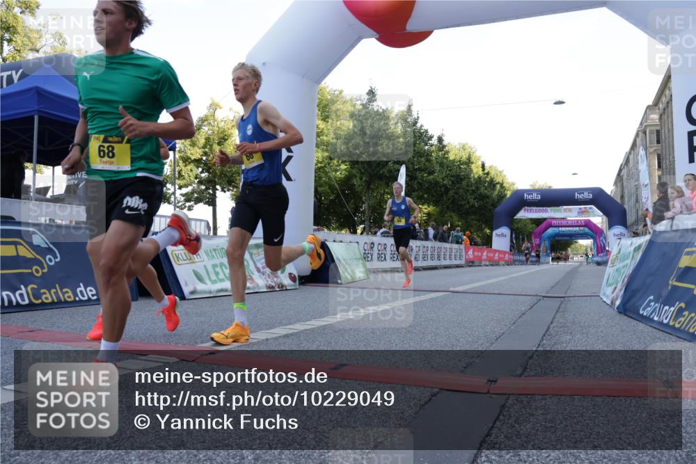 06.09.2026 - CURREX Alsterlauf Yannick Fuchs http://msf.ph/oto/10229049 06.09.2026 11:07:25 Ziel 56, 66, 68, 76, 81 meine-sportfotos.de