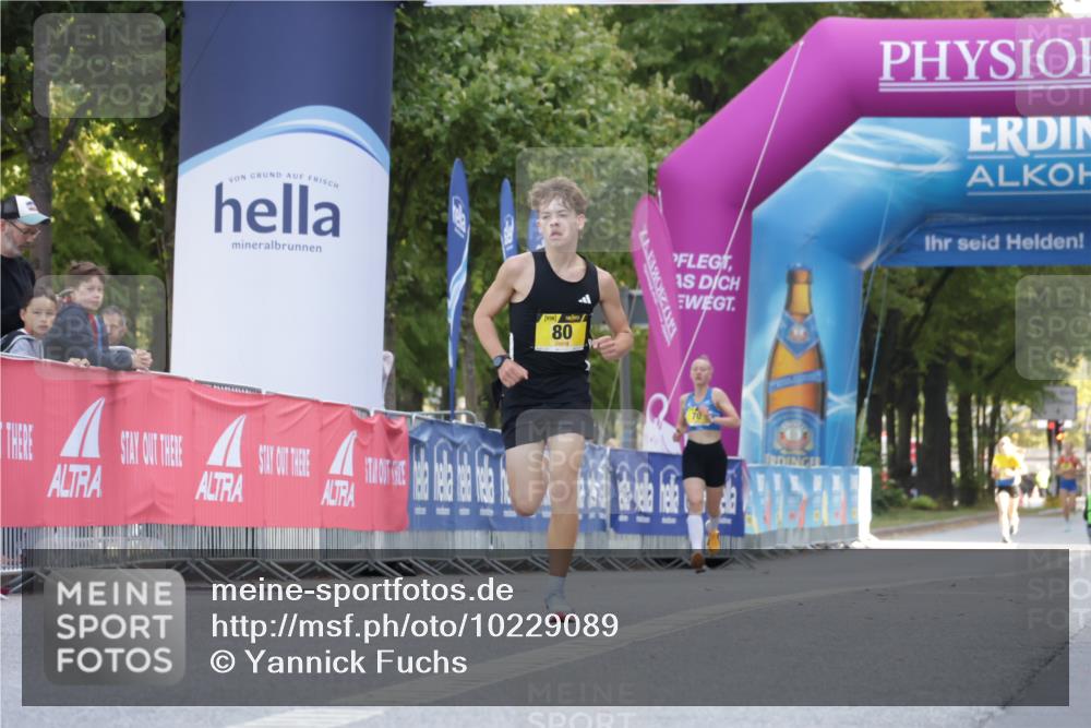 06.09.2026 - CURREX Alsterlauf Yannick Fuchs http://msf.ph/oto/10229089 06.09.2026 11:08:09 Ziel 80 meine-sportfotos.de