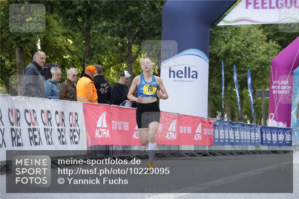 06.09.2026 - CURREX Alsterlauf Yannick Fuchs http://msf.ph/oto/10229095 06.09.2026 11:08:16 Ziel 70, 80 meine-sportfotos.de