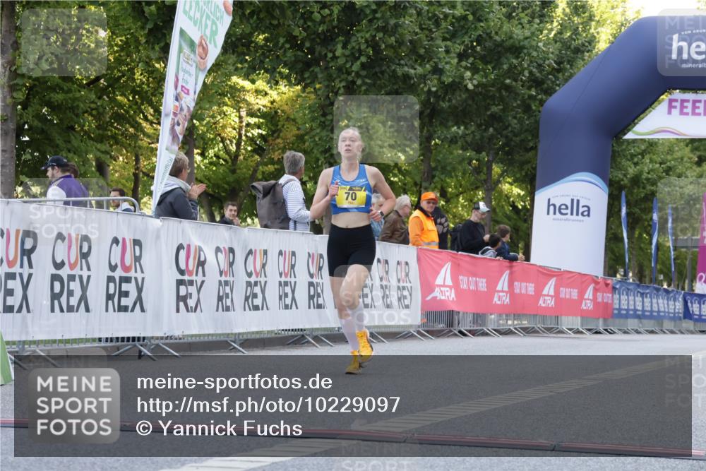 06.09.2026 - CURREX Alsterlauf Yannick Fuchs http://msf.ph/oto/10229097 06.09.2026 11:08:18 Ziel 70, 80 meine-sportfotos.de