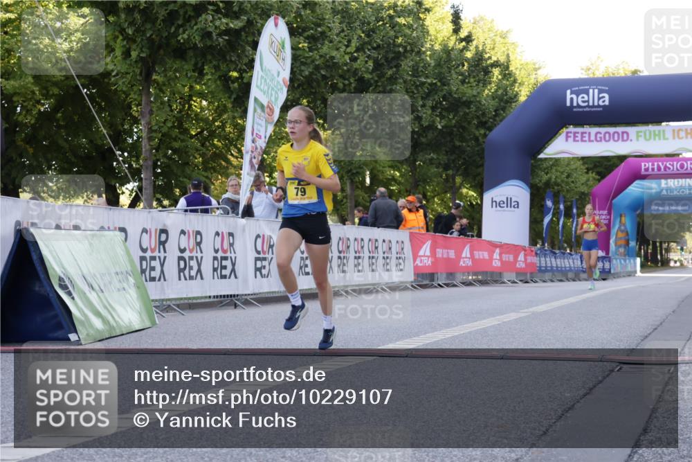 06.09.2026 - CURREX Alsterlauf Yannick Fuchs http://msf.ph/oto/10229107 06.09.2026 11:08:32 Ziel 62, 79 meine-sportfotos.de